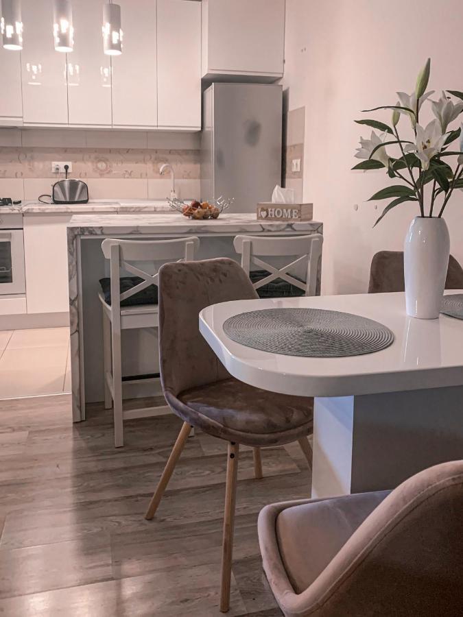 Apartment 2 Rooms Luxury Букурещ Екстериор снимка