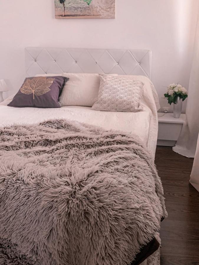 Apartment 2 Rooms Luxury Букурещ Екстериор снимка